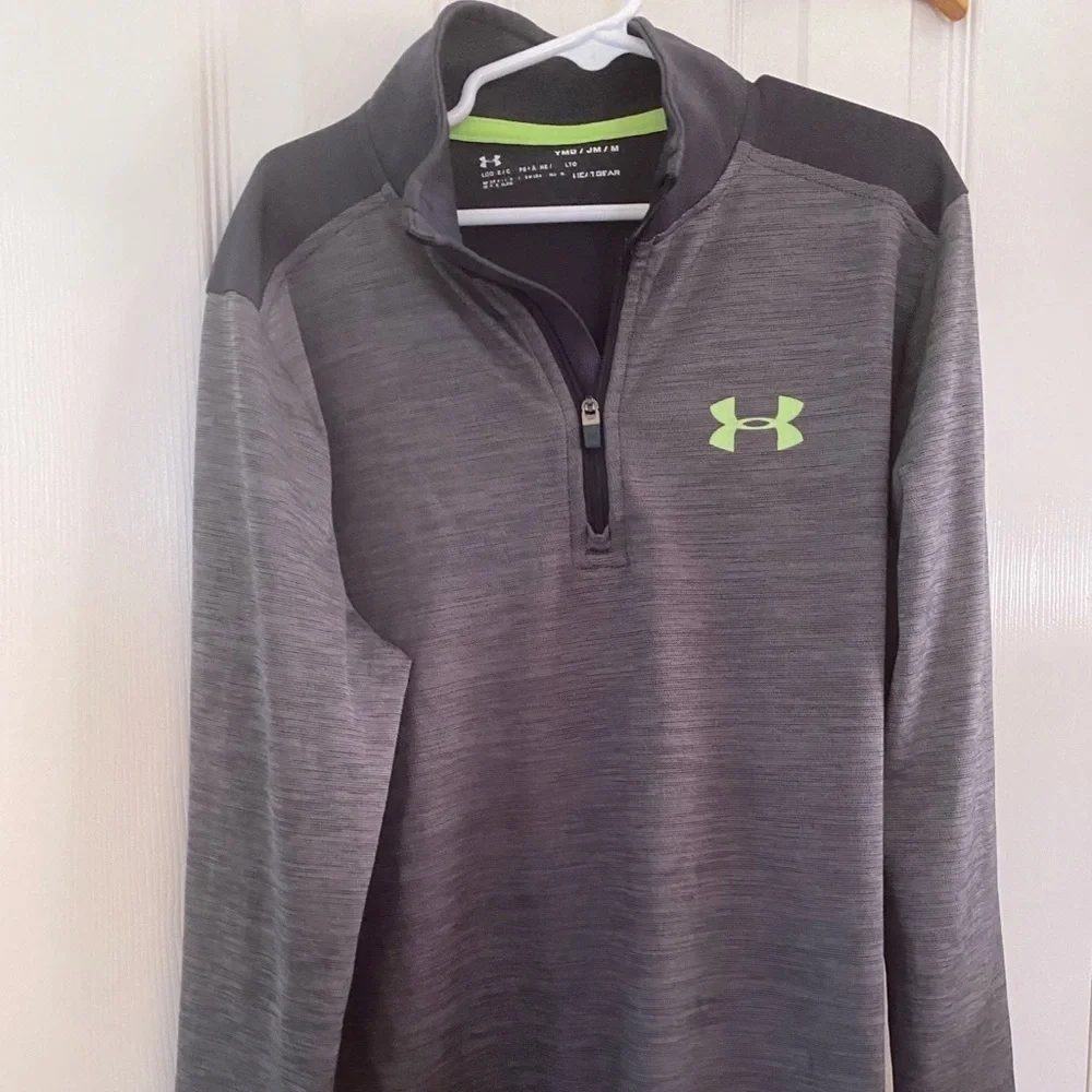 Under Armour Top‎